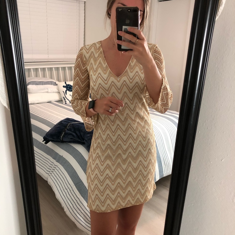 Lilly Pulitzer golden lace dress 💫